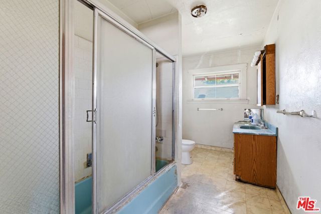 127 S Westlake Avenue, Los Angeles, CA 90057