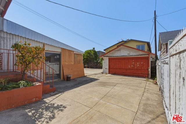 127 S Westlake Avenue, Los Angeles, CA 90057