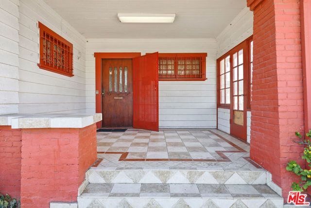 127 S Westlake Avenue, Los Angeles, CA 90057