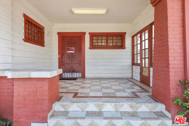 127 S Westlake Avenue, Los Angeles, CA 90057