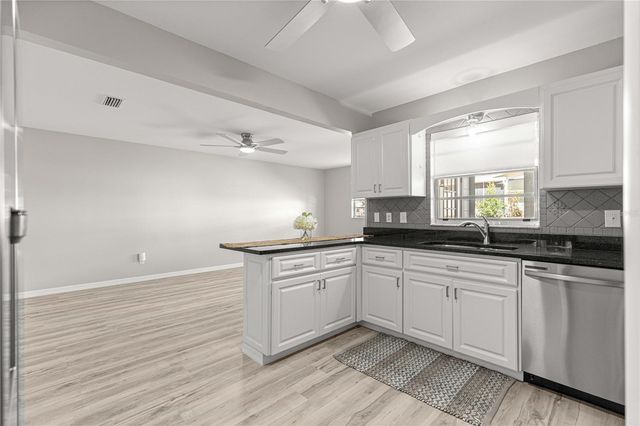 8681 SW 93RD PLACE B, Ocala, FL 34481