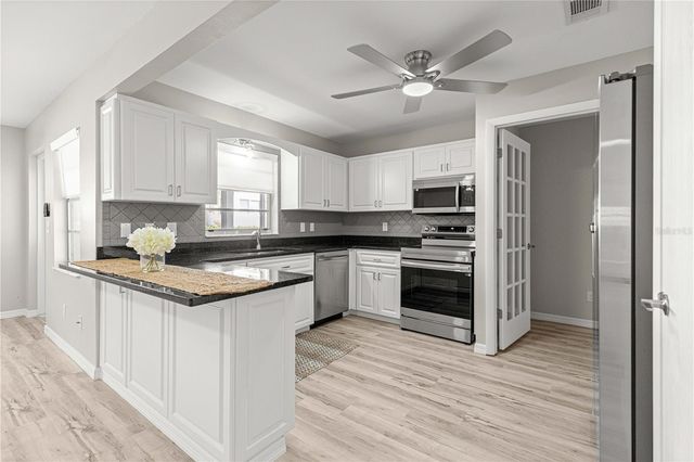 8681 SW 93RD PLACE B, Ocala, FL 34481