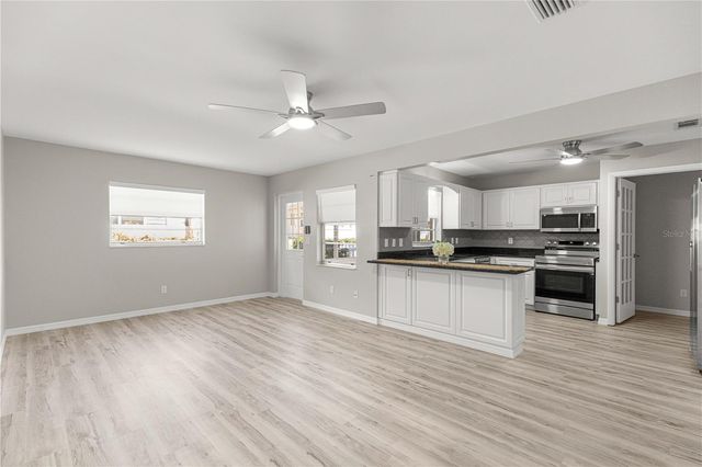 8681 SW 93RD PLACE B, Ocala, FL 34481