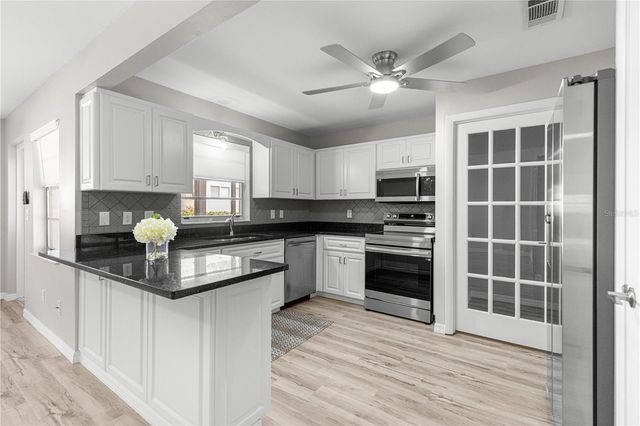 8681 SW 93RD PLACE B, Ocala, FL 34481