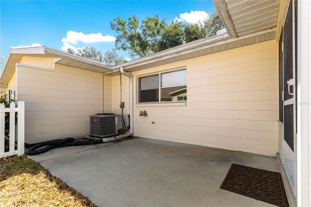 8681 SW 93RD PLACE B, Ocala, FL 34481