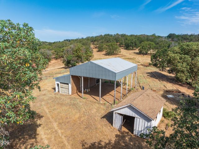8785 Blackwell Road, Central Point, OR 97502