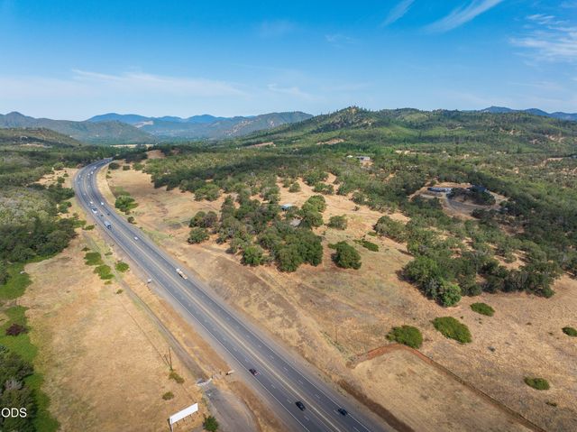 8785 Blackwell Road, Central Point, OR 97502