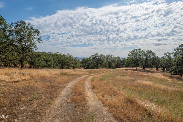8785 Blackwell Road, Central Point, OR 97502