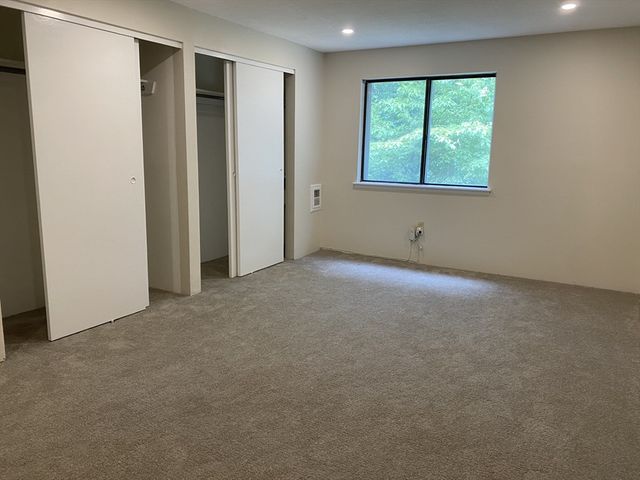 19 Village Rock Lane 8, Natick, MA 01760