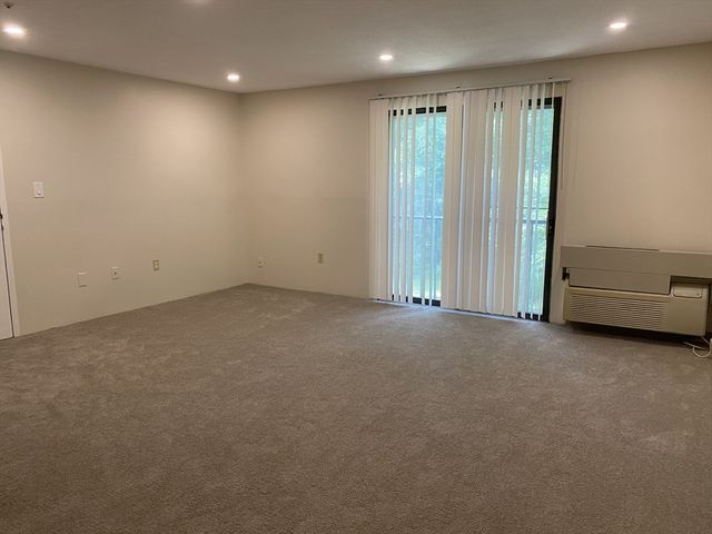 19 Village Rock Lane 8, Natick, MA 01760