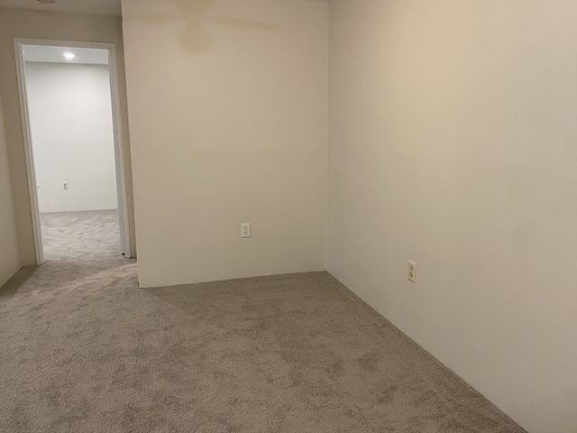 19 Village Rock Lane 8, Natick, MA 01760