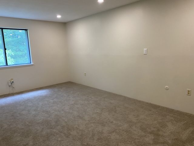 19 Village Rock Lane 8, Natick, MA 01760