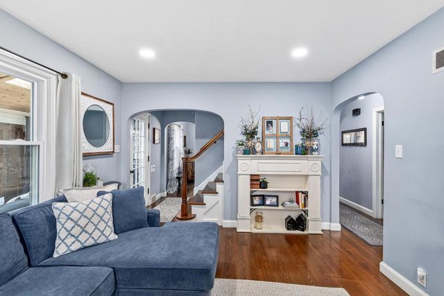 4808 Sunnyside DRIVE, Milwaukee, WI 53208