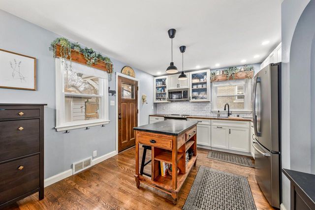 4808 Sunnyside DRIVE, Milwaukee, WI 53208