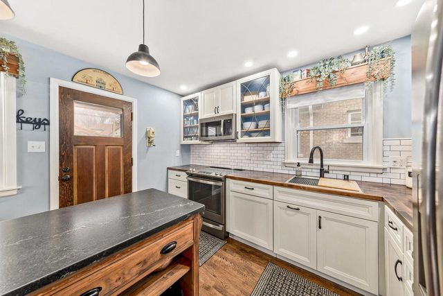 4808 Sunnyside DRIVE, Milwaukee, WI 53208