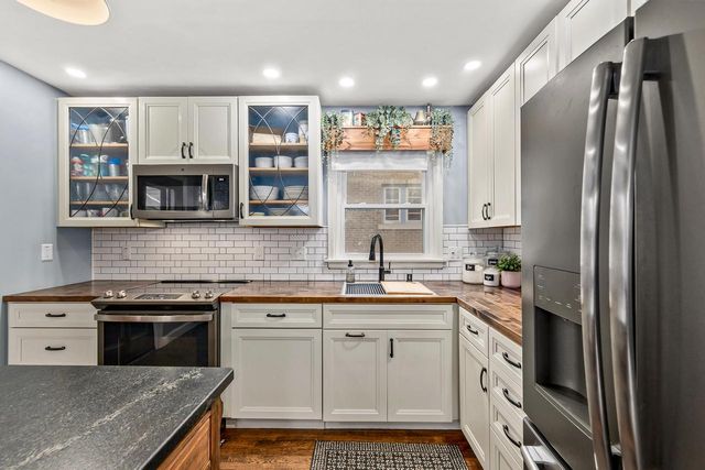 4808 Sunnyside DRIVE, Milwaukee, WI 53208