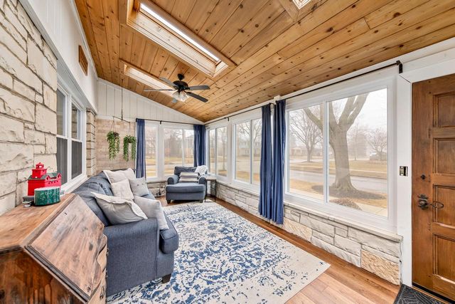4808 Sunnyside DRIVE, Milwaukee, WI 53208
