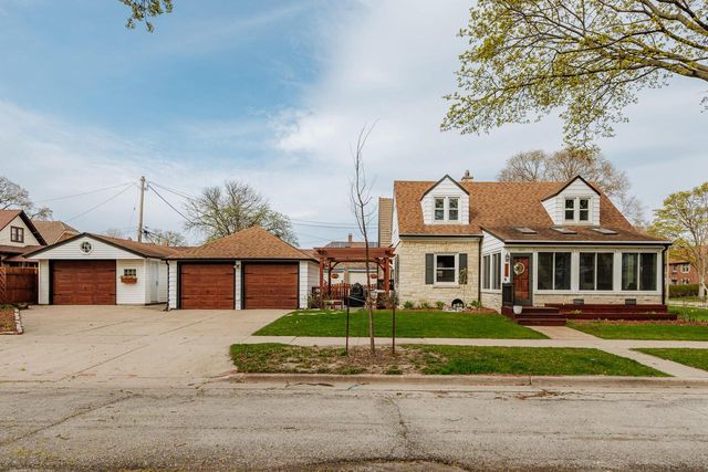 4808 Sunnyside DRIVE, Milwaukee, WI 53208