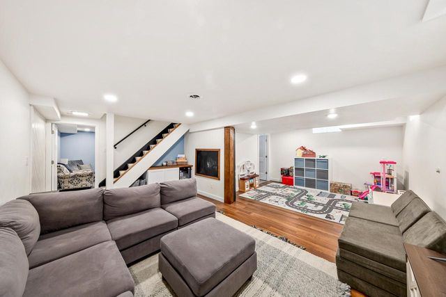 4808 Sunnyside DRIVE, Milwaukee, WI 53208