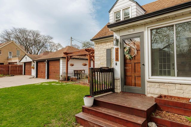 4808 Sunnyside DRIVE, Milwaukee, WI 53208