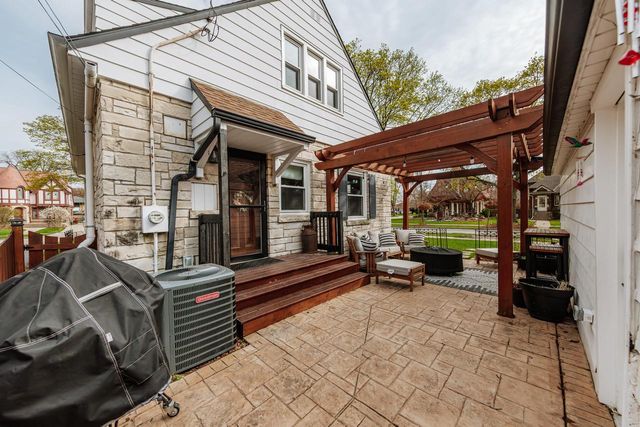 4808 Sunnyside DRIVE, Milwaukee, WI 53208