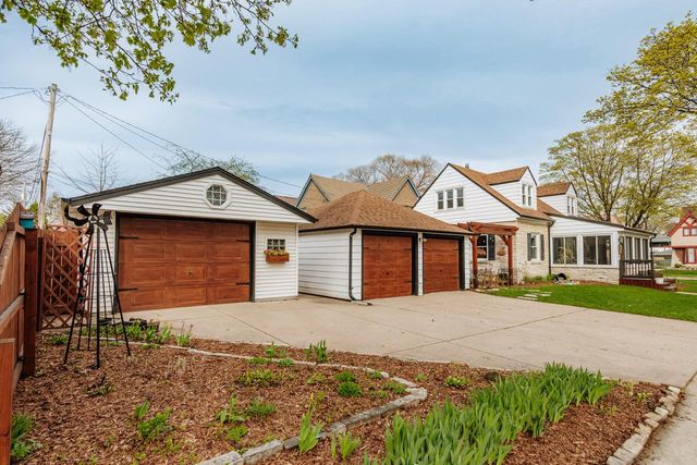 4808 Sunnyside DRIVE, Milwaukee, WI 53208