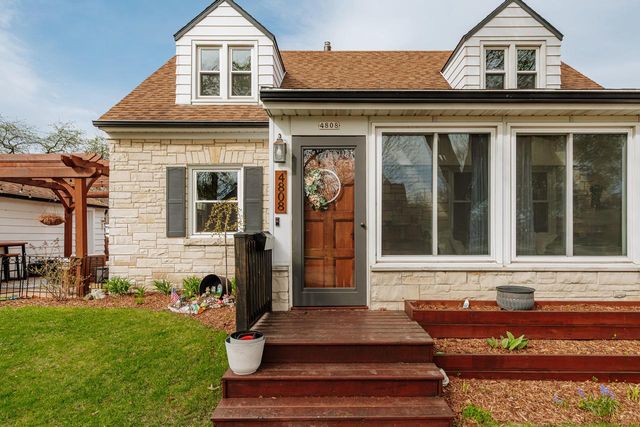 4808 Sunnyside DRIVE, Milwaukee, WI 53208