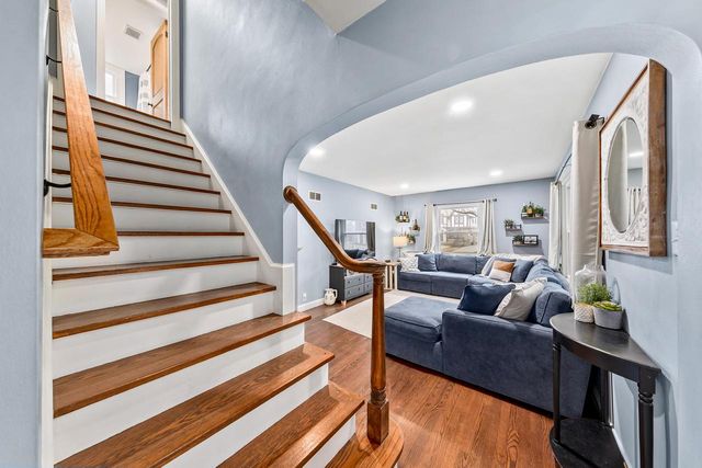4808 Sunnyside DRIVE, Milwaukee, WI 53208
