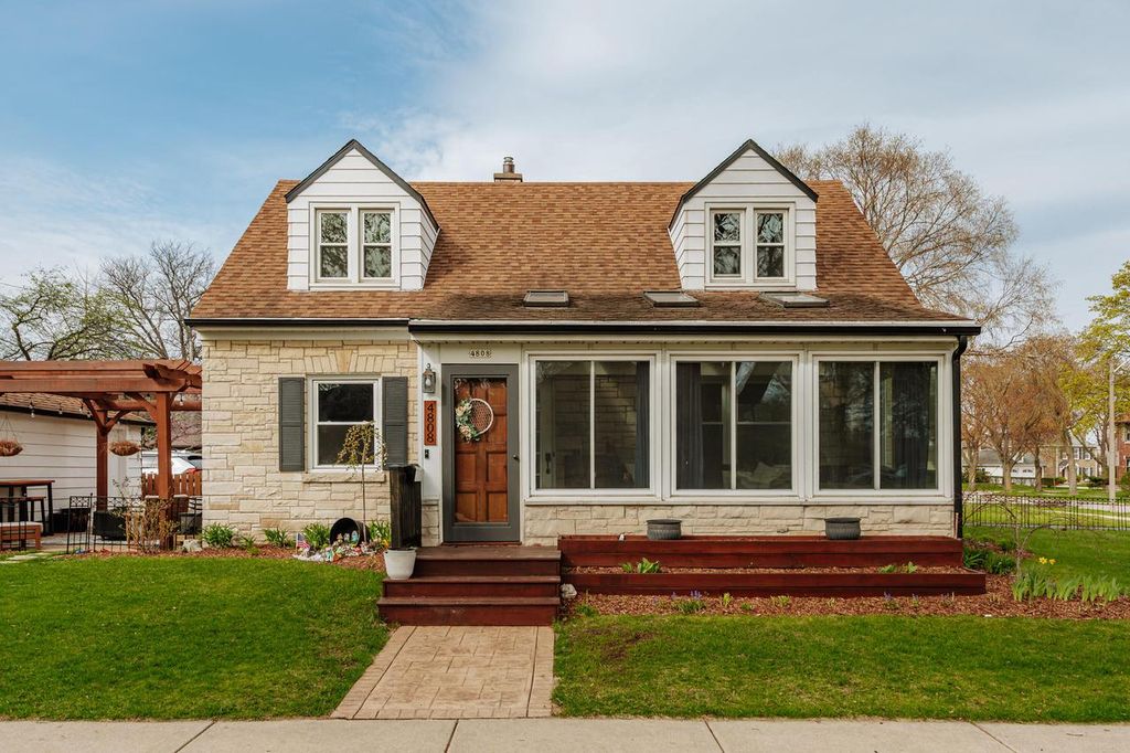 4808 Sunnyside DRIVE, Milwaukee, WI 53208