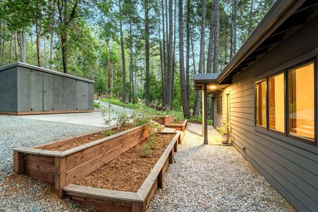 12281 Madrona Way, Nevada City, CA 95959