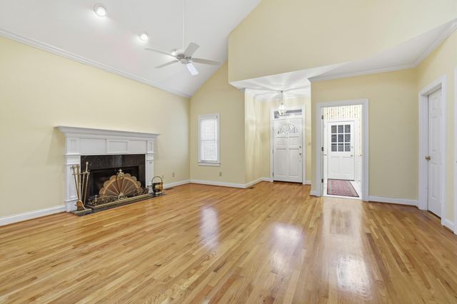 1205 Trumpeter Row, Lexington, KY 40502