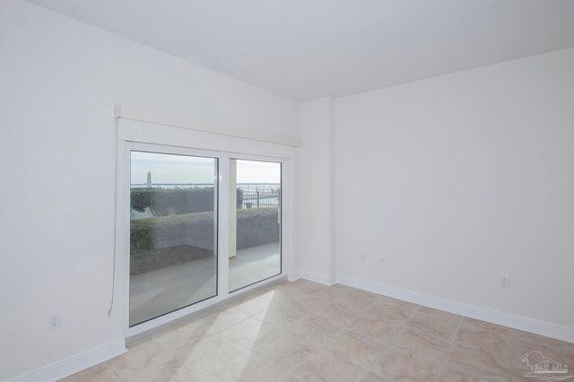 615 Bayshore Dr 102, Pensacola, FL 32507