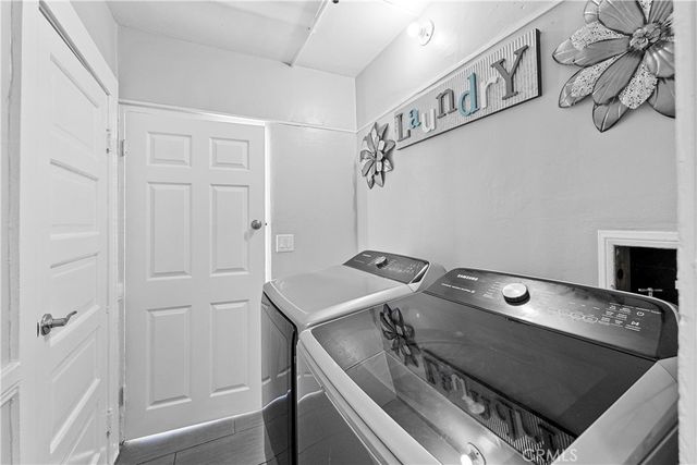 1665 Arlington, Los Angeles, CA 90019