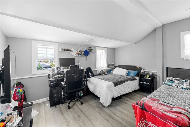 1665 Arlington, Los Angeles, CA 90019