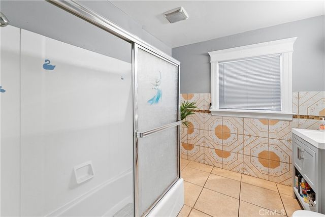 1665 Arlington, Los Angeles, CA 90019