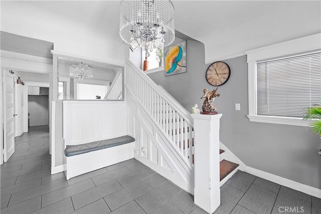 1665 Arlington, Los Angeles, CA 90019