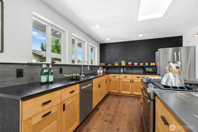 6910 62nd Drive NE, Marysville, WA 98270