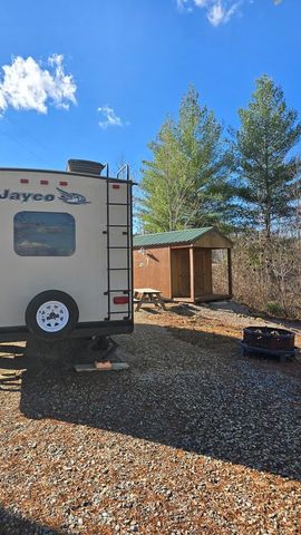 215 Pioneer Road, Murphy, NC 28906