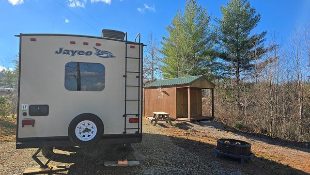 215 Pioneer Road, Murphy, NC 28906