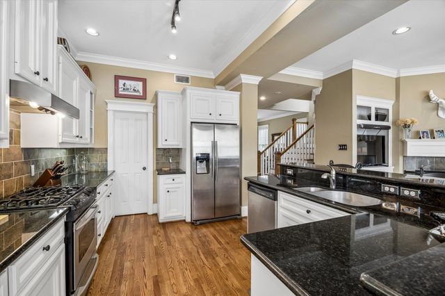 1023 Nicholson Street, Houston, TX 77008