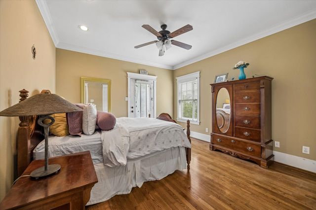 1023 Nicholson Street, Houston, TX 77008