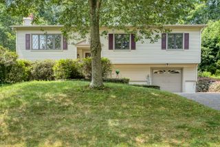 70 Crestwood Drive, Naugatuck, CT 06770