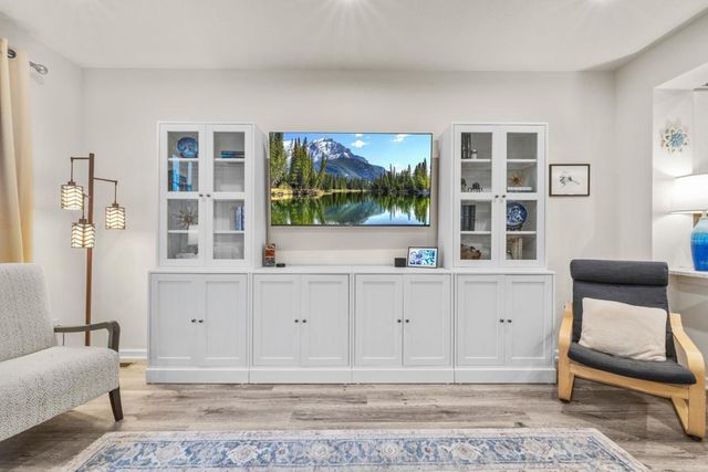 775 Roselyn Drive, Victoria, MN 55386