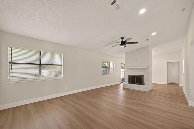 7427 Willow Oak Drive, Baytown, TX 77521