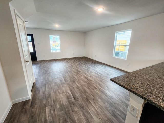 9815 Emerald Stone Way, Conroe, TX 77306