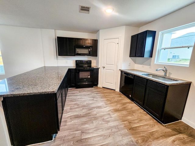 9815 Emerald Stone Way, Conroe, TX 77306