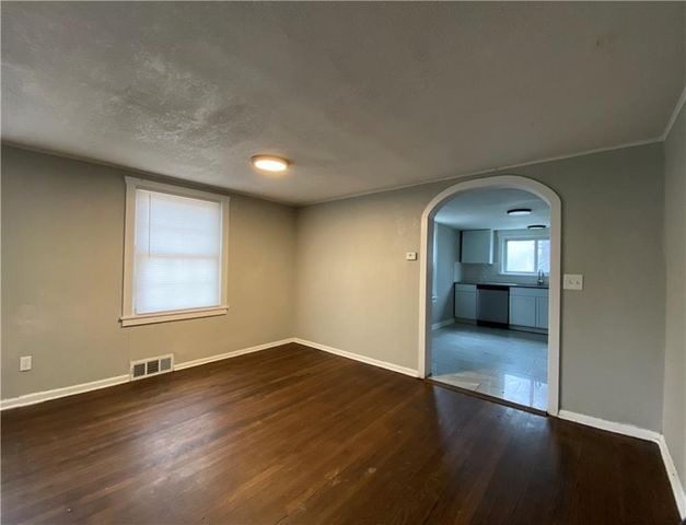 913 S Hocker Avenue, Independence, MO 64050