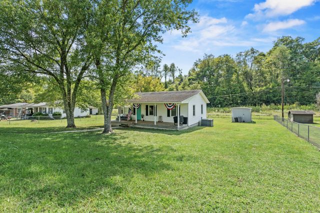 27 Lock Seven Ln, Carthage, TN 37030