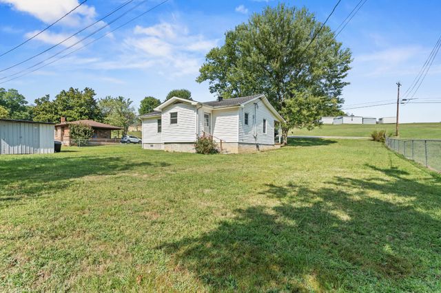 27 Lock Seven Ln, Carthage, TN 37030