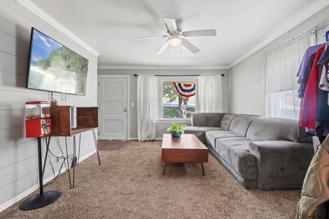 27 Lock Seven Ln, Carthage, TN 37030